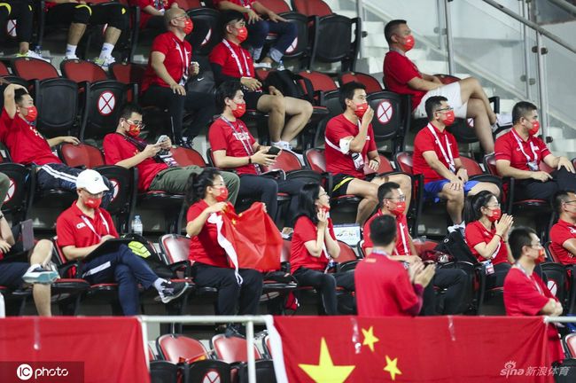 德甲积分榜：药厂联赛8连胜再超拜仁登顶 柏林联终结9连败仍倒二德甲第12轮，多特4-2门兴、弗赖堡1-1达姆施塔特、柏林联1-1奥格斯堡、不莱梅0-3勒沃库森、沃尔夫斯堡2-1莱比锡。